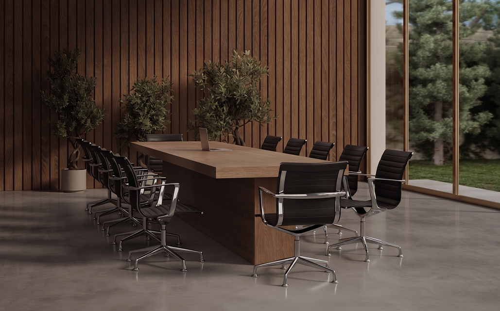 Besprechungszimmer mit langem Holztisch und Furnicher-Stühlen, Holzpaneelwand mit Blick ins Grüne